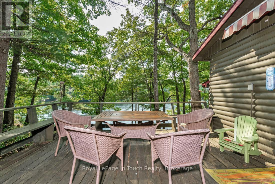 












21 SEVERN RIVER SR406 S

,
Muskoka Lakes (Wood (Muskoka Lakes)),




Ontario
L0K1E0

