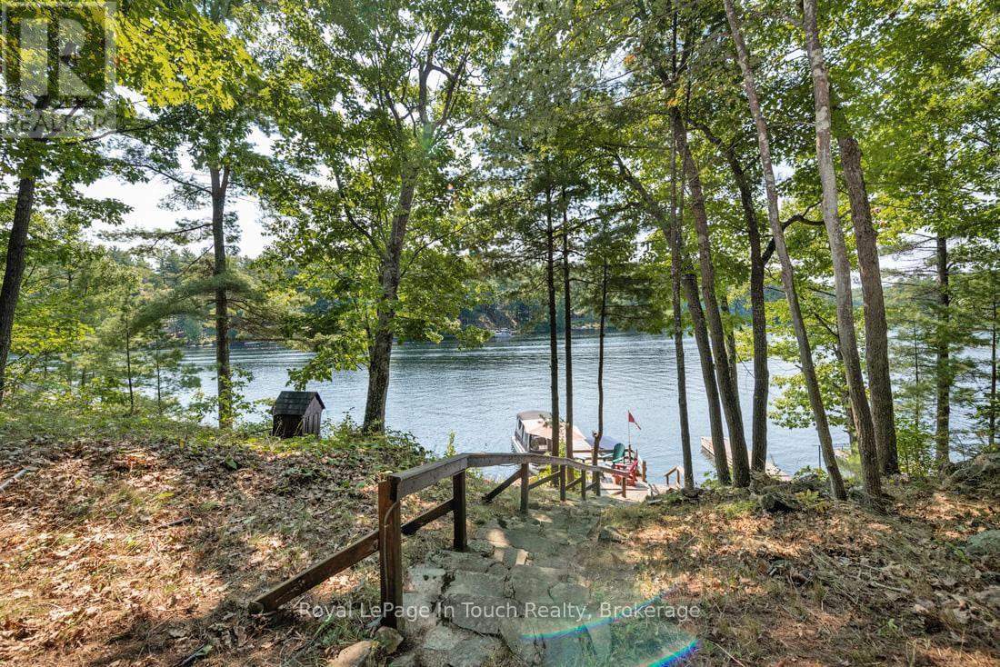












21 SEVERN RIVER SR406 S

,
Muskoka Lakes (Wood (Muskoka Lakes)),




Ontario
L0K1E0

