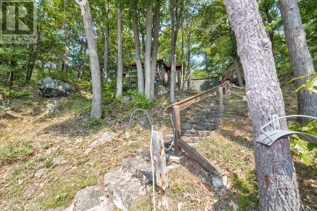 












21 SEVERN RIVER SR406 S

,
Muskoka Lakes (Wood (Muskoka Lakes)),




Ontario
L0K1E0

