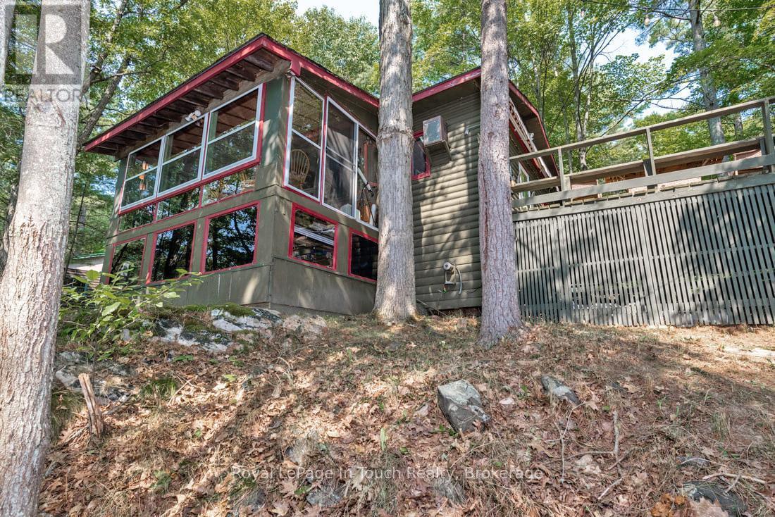 












21 SEVERN RIVER SR406 S

,
Muskoka Lakes (Wood (Muskoka Lakes)),




Ontario
L0K1E0

