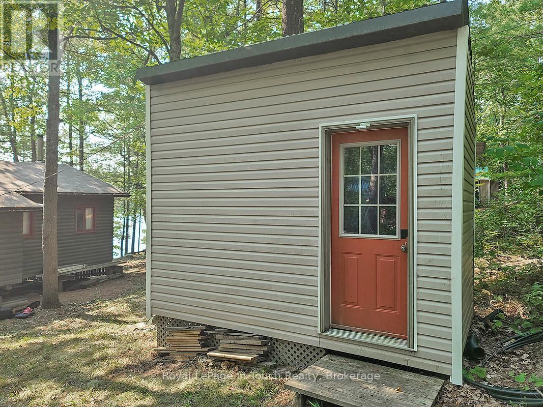 












21 SEVERN RIVER SR406 S

,
Muskoka Lakes (Wood (Muskoka Lakes)),




Ontario
L0K1E0

