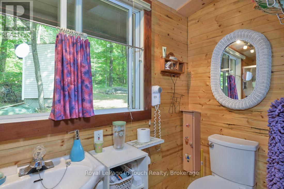 












21 SEVERN RIVER SR406 S

,
Muskoka Lakes (Wood (Muskoka Lakes)),




Ontario
L0K1E0

