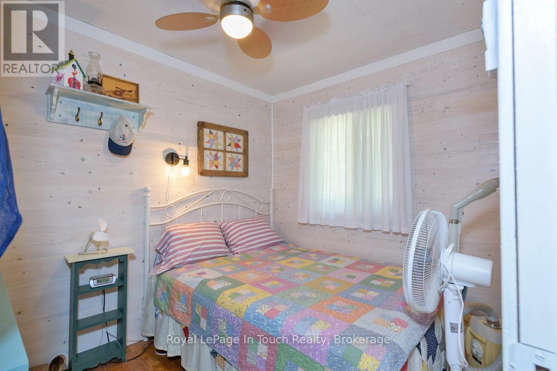 












21 SEVERN RIVER SR406 S

,
Muskoka Lakes (Wood (Muskoka Lakes)),




Ontario
L0K1E0

