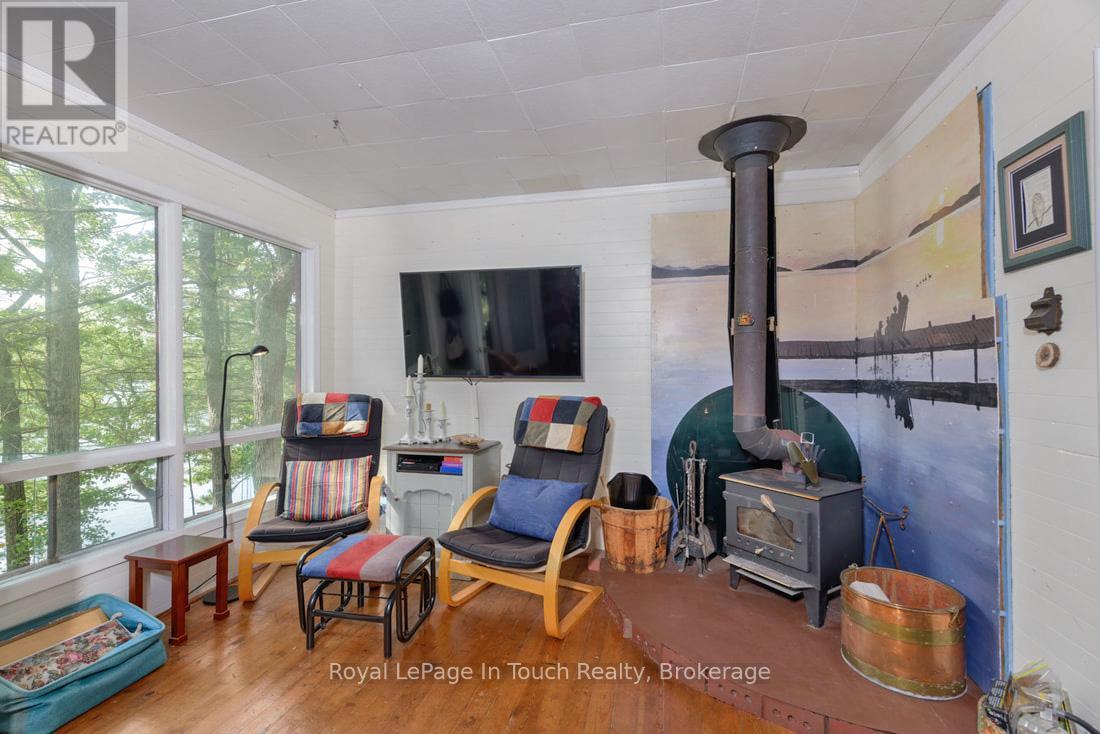 












21 SEVERN RIVER SR406 S

,
Muskoka Lakes (Wood (Muskoka Lakes)),




Ontario
L0K1E0


