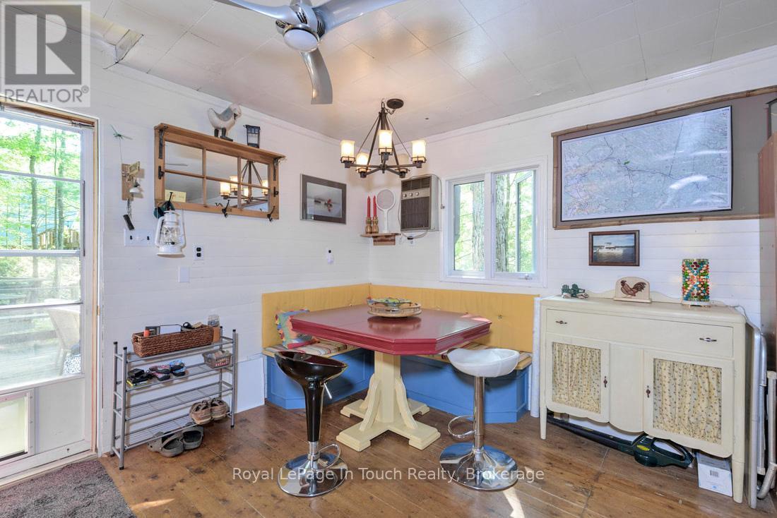 












21 SEVERN RIVER SR406 S

,
Muskoka Lakes (Wood (Muskoka Lakes)),




Ontario
L0K1E0

