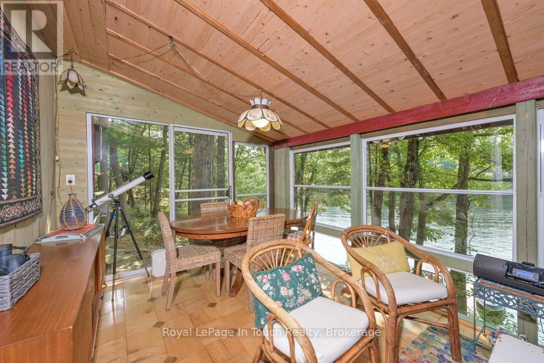 












21 SEVERN RIVER SR406 S

,
Muskoka Lakes (Wood (Muskoka Lakes)),




Ontario
L0K1E0

