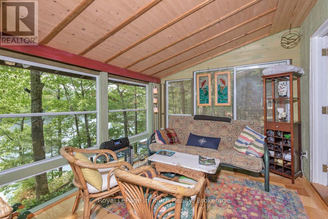 












21 SEVERN RIVER SR406 S

,
Muskoka Lakes (Wood (Muskoka Lakes)),




Ontario
L0K1E0

