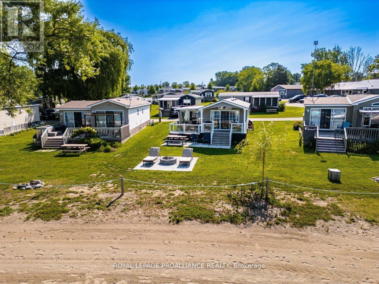












486 CTY RD 18 - 3 BEACHVIEW LANE

,
Prince Edward County (Athol Ward),




Ontario
K0K1P0

