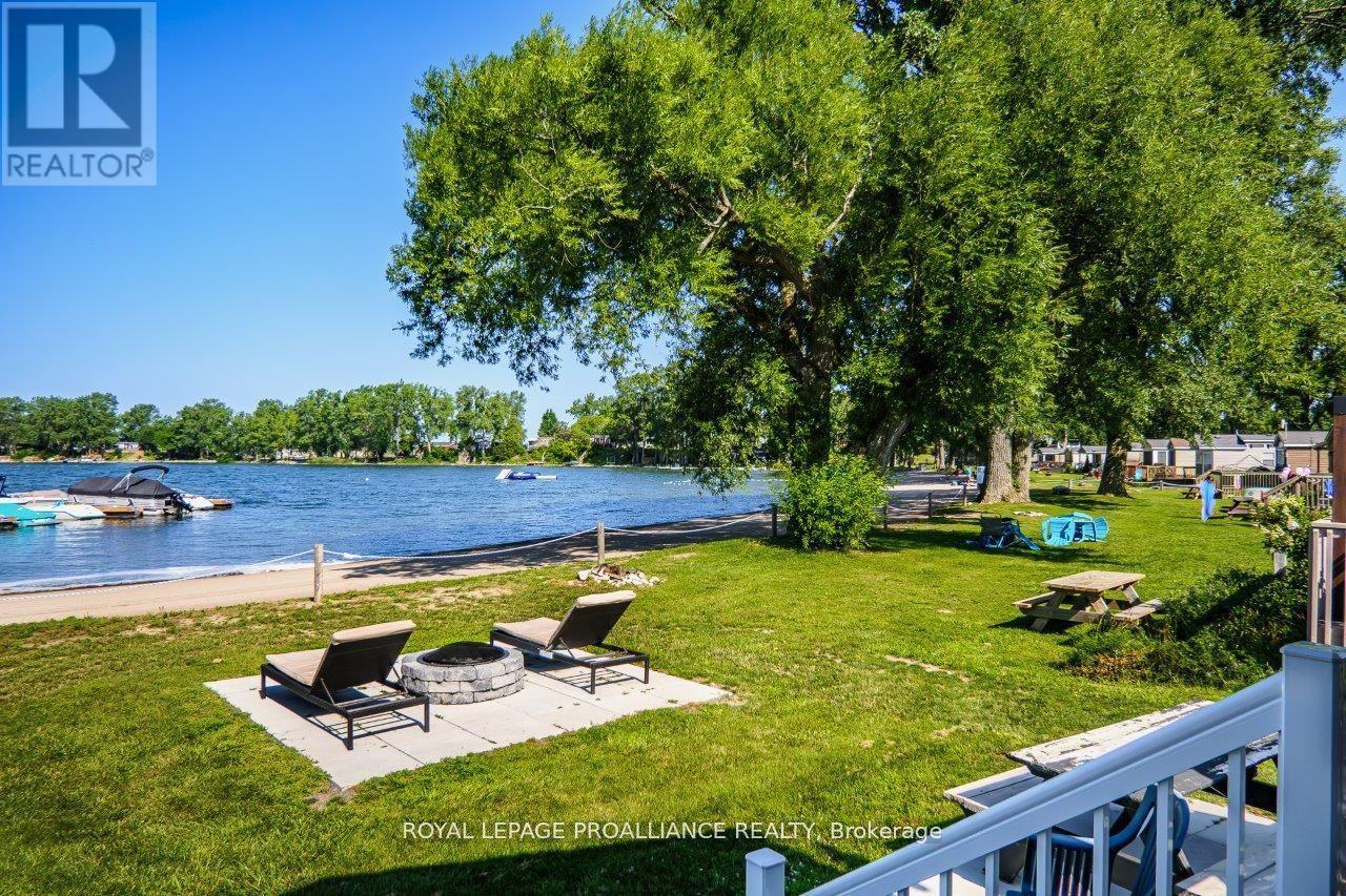 












486 CTY RD 18 - 3 BEACHVIEW LANE

,
Prince Edward County (Athol Ward),




Ontario
K0K1P0

