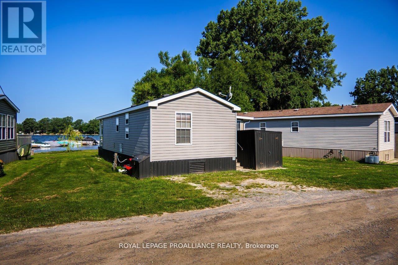 












486 CTY RD 18 - 3 BEACHVIEW LANE

,
Prince Edward County (Athol Ward),




Ontario
K0K1P0

