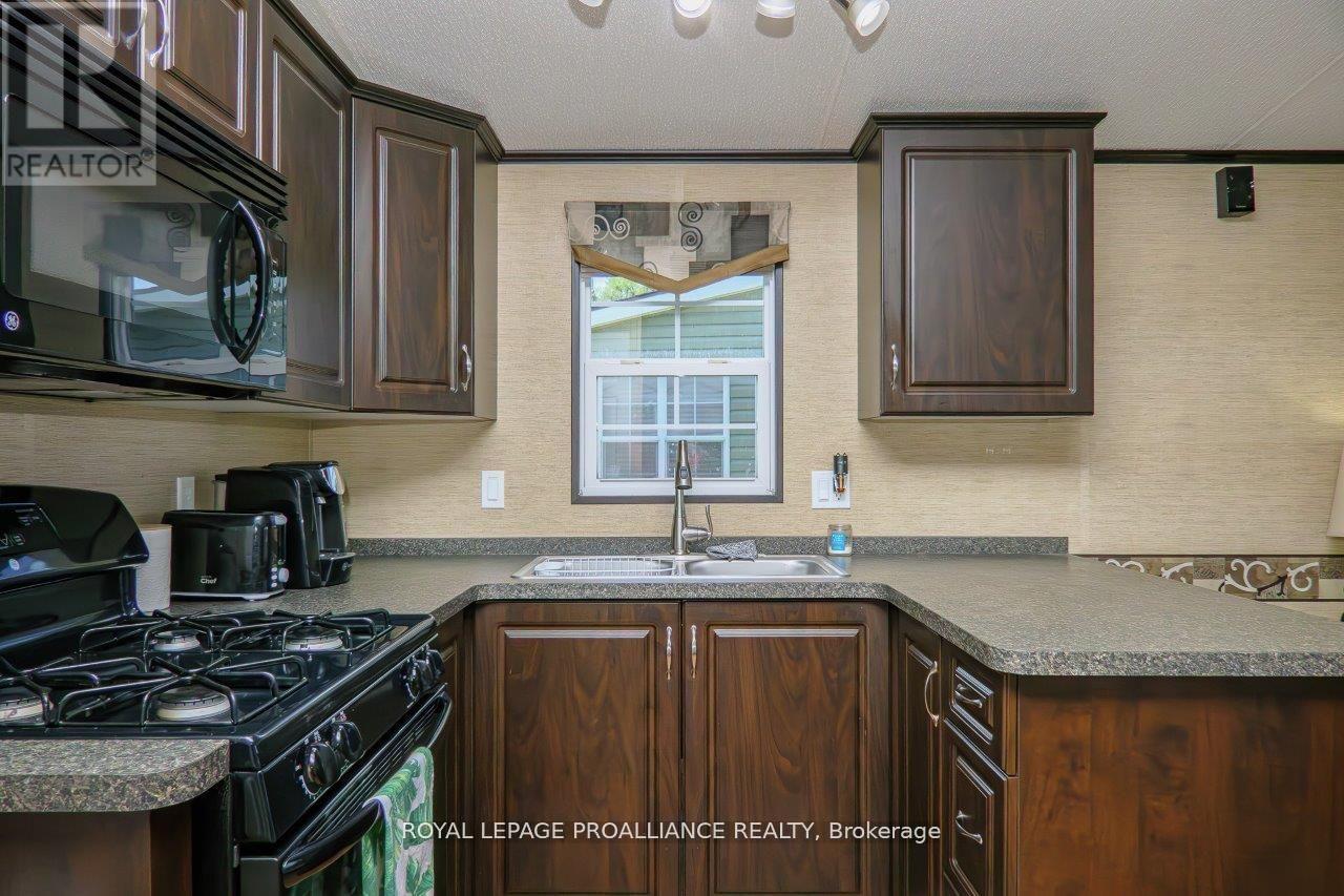 












486 CTY RD 18 - 3 BEACHVIEW LANE

,
Prince Edward County (Athol Ward),




Ontario
K0K1P0

