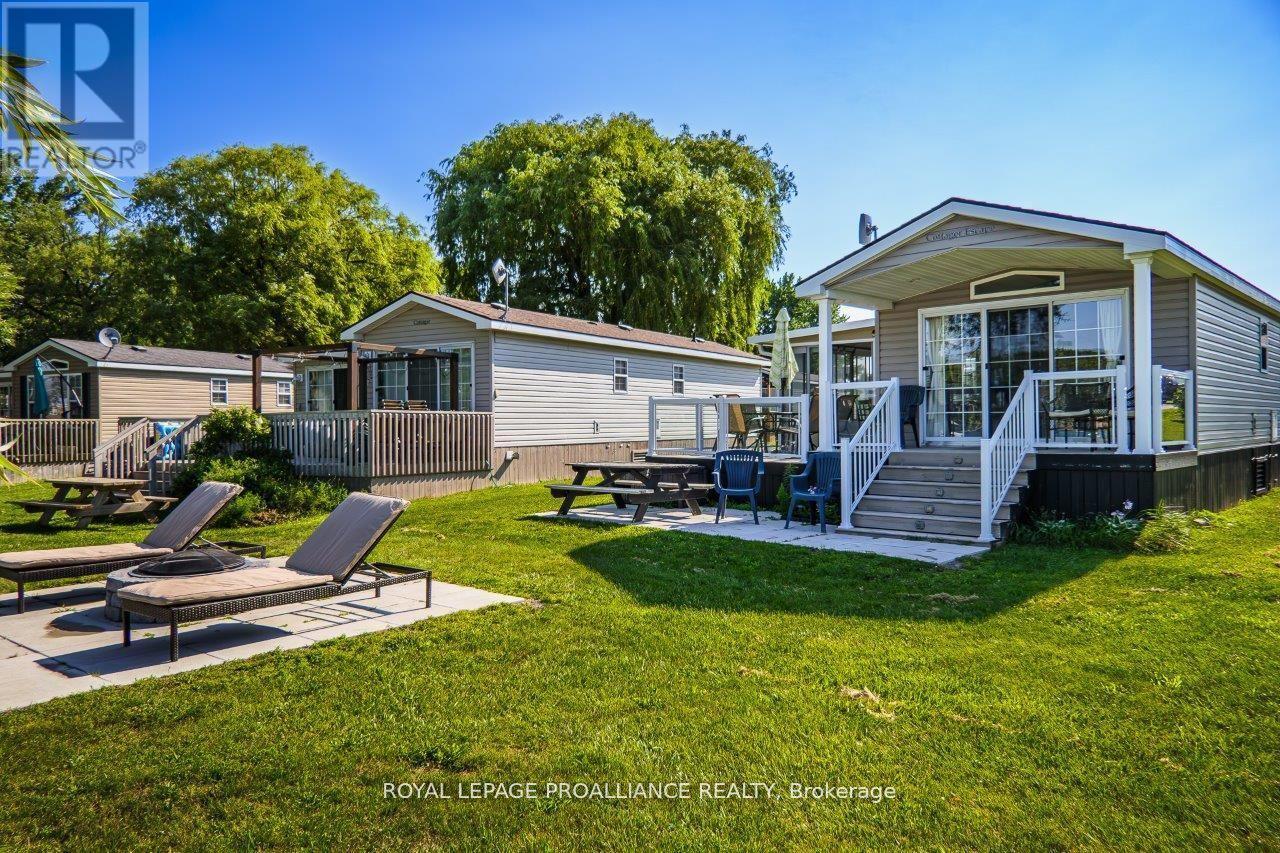 












486 CTY RD 18 - 3 BEACHVIEW LANE

,
Prince Edward County (Athol Ward),




Ontario
K0K1P0

