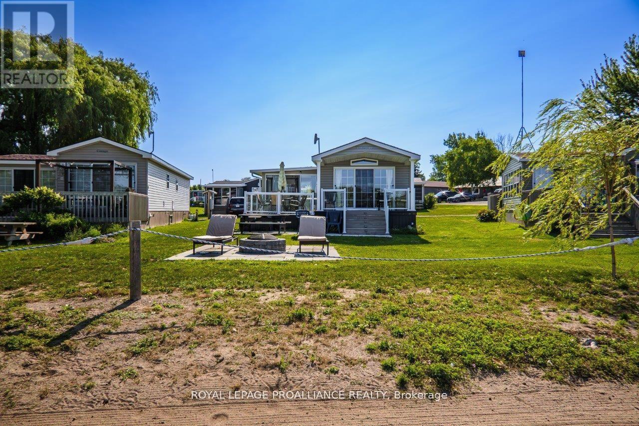 












486 CTY RD 18 - 3 BEACHVIEW LANE

,
Prince Edward County (Athol Ward),




Ontario
K0K1P0

