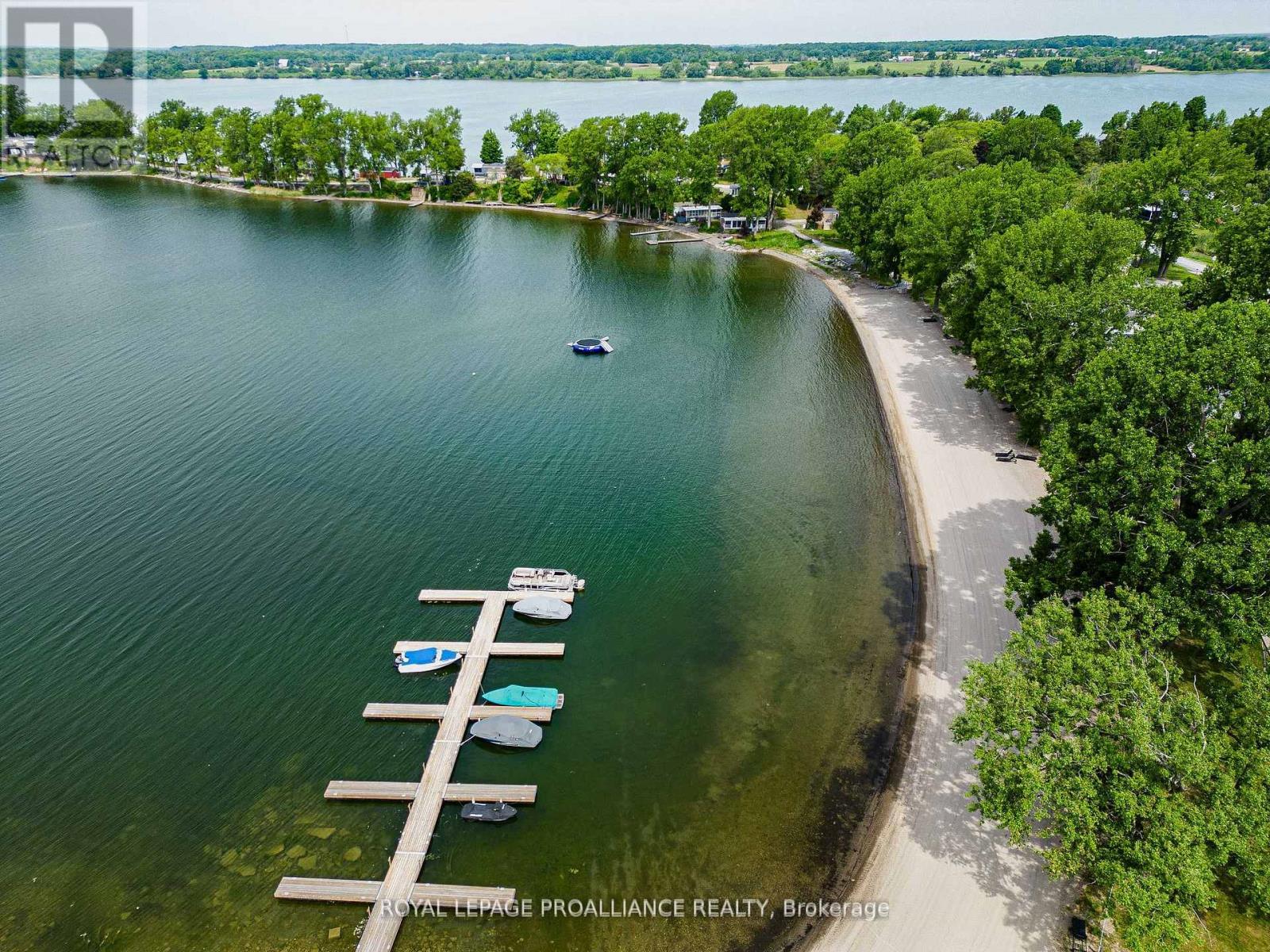 












486 CTY RD 18 - 3 BEACHVIEW LANE

,
Prince Edward County (Athol Ward),




Ontario
K0K1P0


