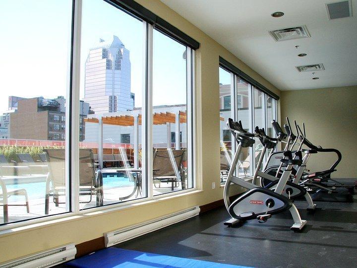 









1200


Rue St-Alexandre

, 119,
Montréal (Ville-Marie),




QC
H3B3H5

