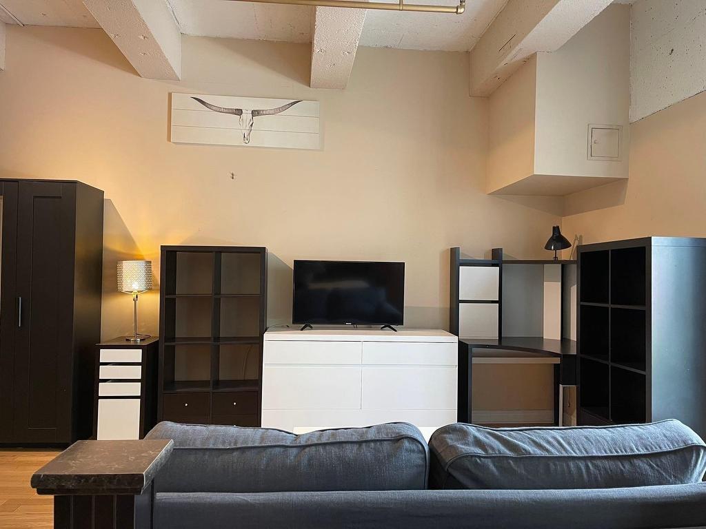 









1200


Rue St-Alexandre

, 119,
Montréal (Ville-Marie),




QC
H3B3H5

