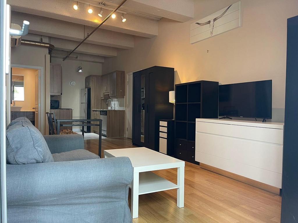









1200


Rue St-Alexandre

, 119,
Montréal (Ville-Marie),




QC
H3B3H5

