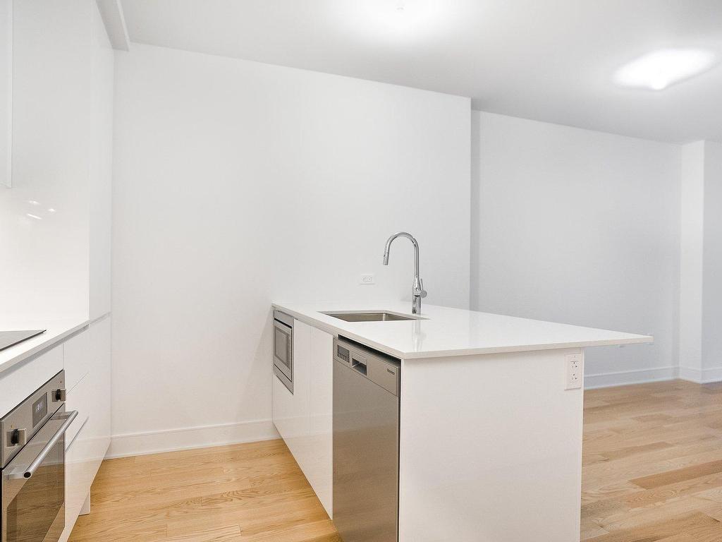 









2320


Rue Tupper

, 1411,
Montréal (Ville-Marie),




QC
H3H0B8

