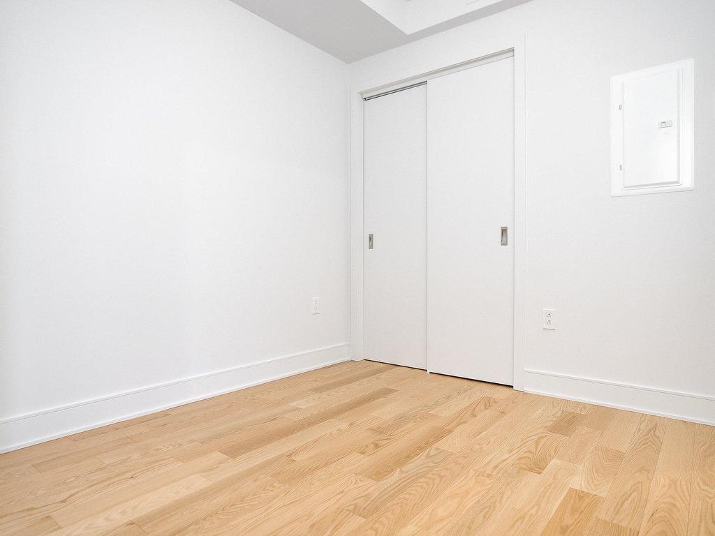 









2320


Rue Tupper

, 1411,
Montréal (Ville-Marie),




QC
H3H0B8

