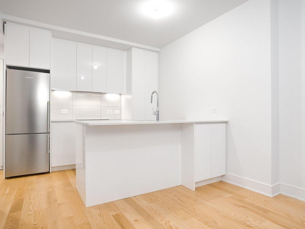 









2320


Rue Tupper

, 1411,
Montréal (Ville-Marie),




QC
H3H0B8

