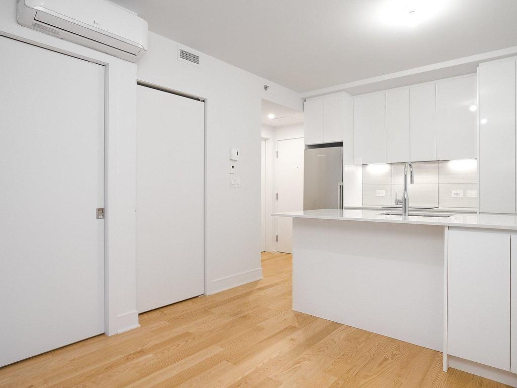 









2320


Rue Tupper

, 1411,
Montréal (Ville-Marie),




QC
H3H0B8

