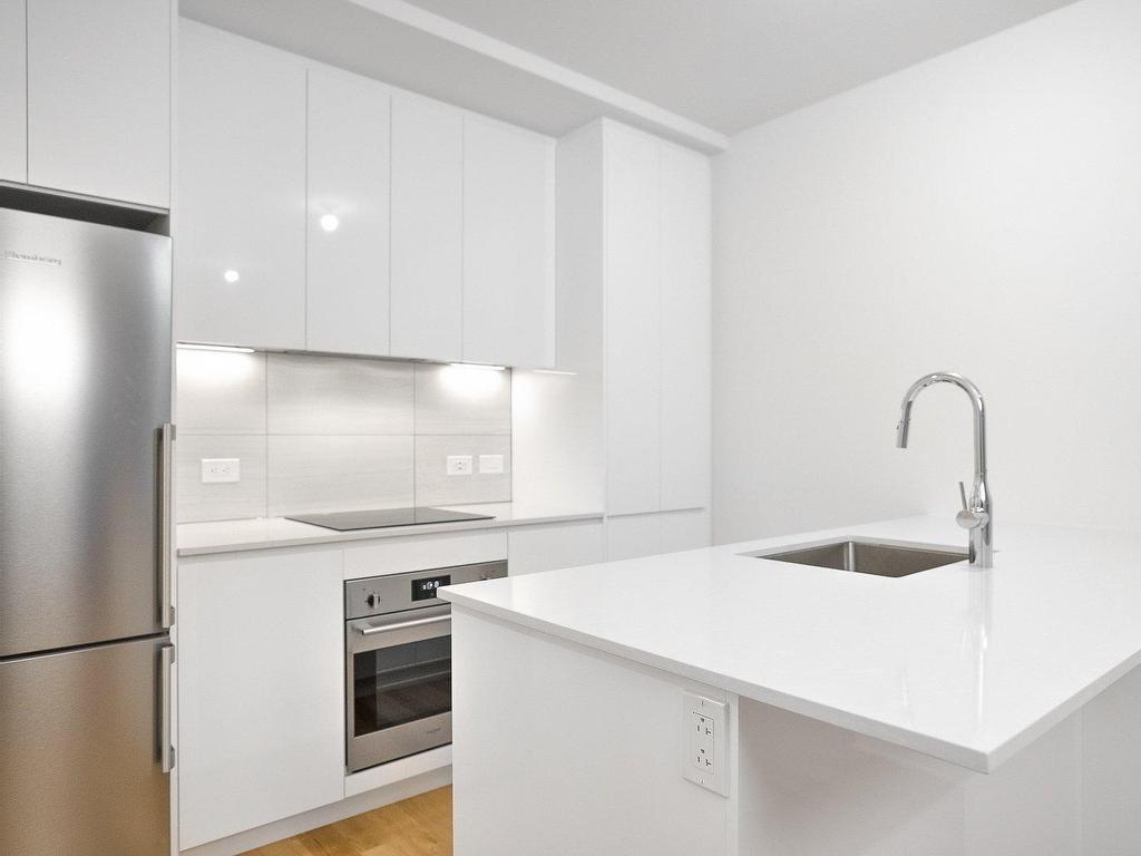 









2320


Rue Tupper

, 1411,
Montréal (Ville-Marie),




QC
H3H0B8

