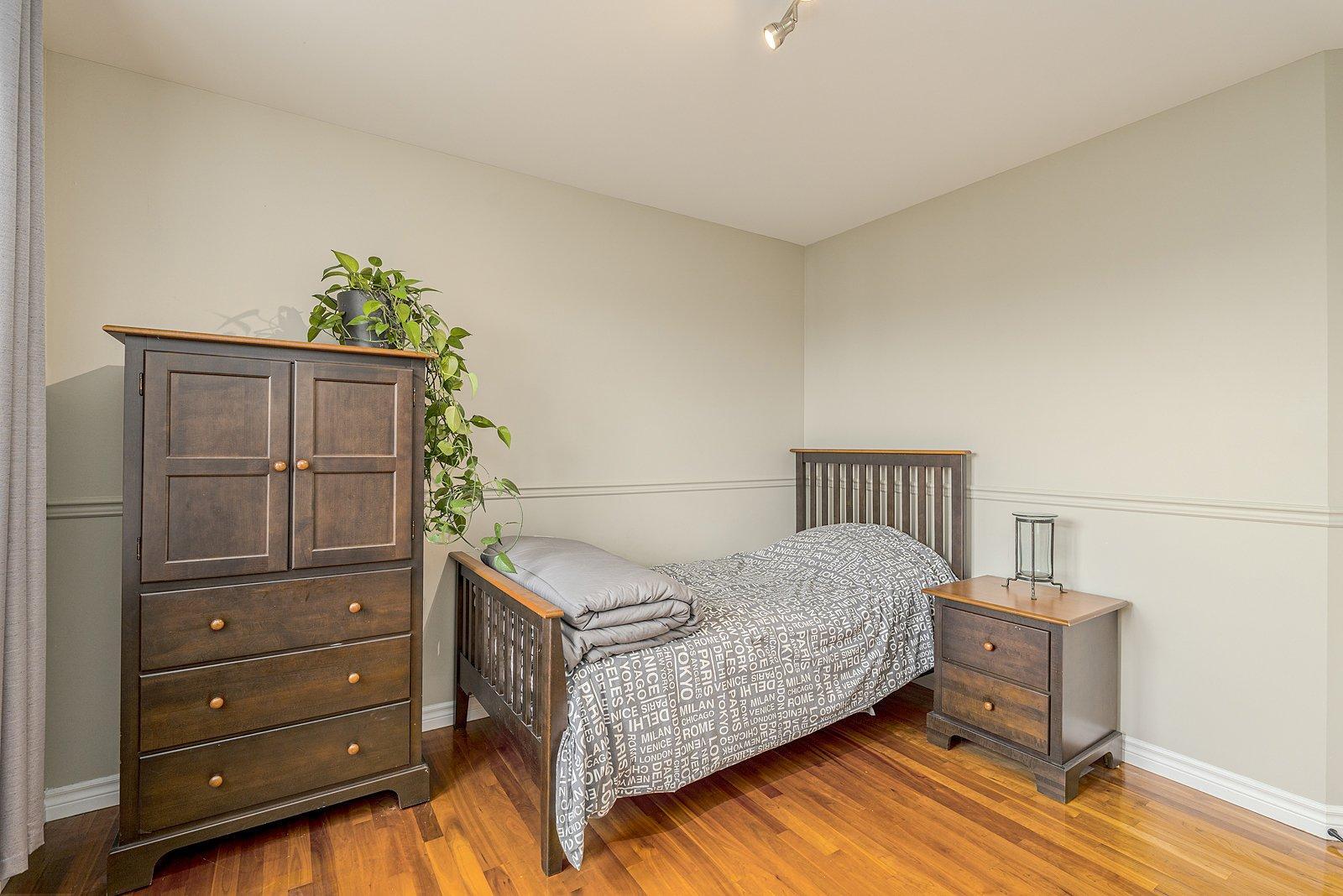 









4665


Rue Gustave

,
Sherbrooke (Brompton/Rock Forest/Saint-Élie/Deauville),




QC
J1N4H3

