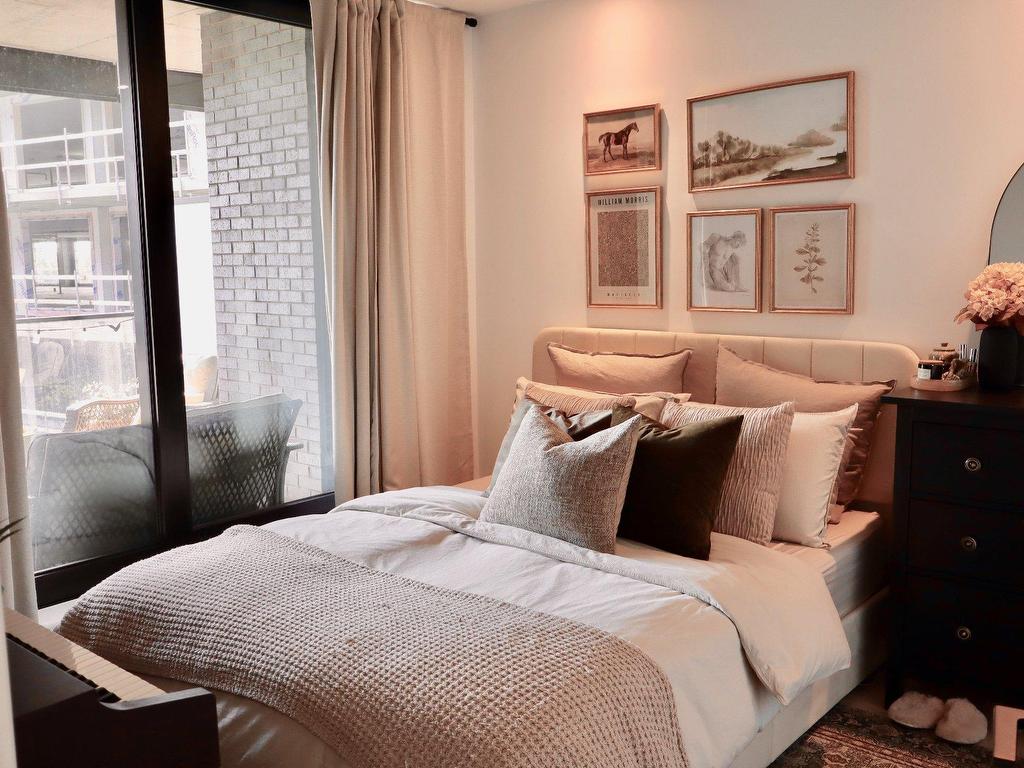 









42


Rue du Square-Sir-George-Étienne-Cartier

, 426,
Le Sud-Ouest (Montréal),




QC
H4C0C6

