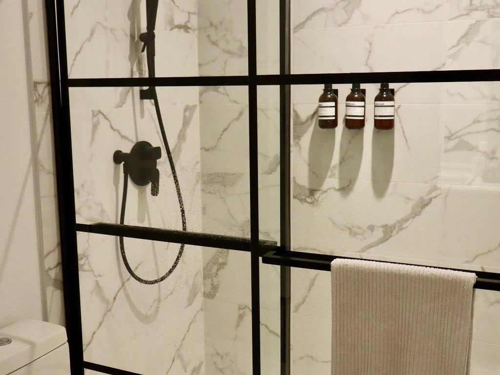 









42


Rue du Square-Sir-George-Étienne-Cartier

, 426,
Le Sud-Ouest (Montréal),




QC
H4C0C6

