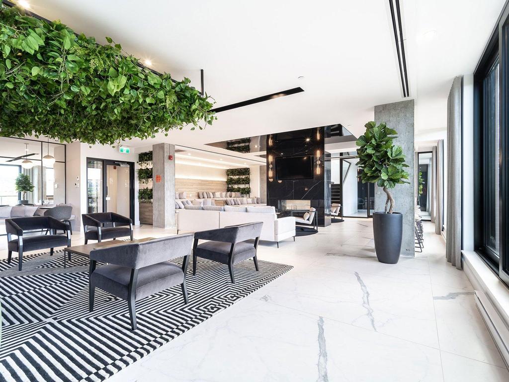 









42


Rue du Square-Sir-George-Étienne-Cartier

, 426,
Le Sud-Ouest (Montréal),




QC
H4C0C6

