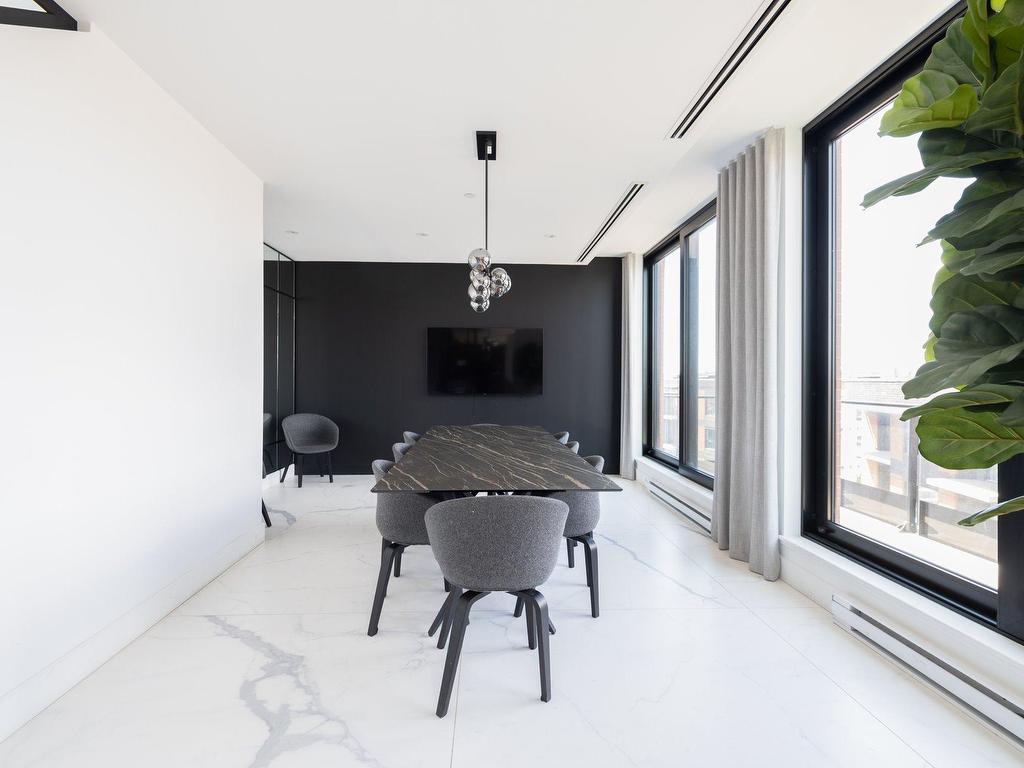 









42


Rue du Square-Sir-George-Étienne-Cartier

, 426,
Le Sud-Ouest (Montréal),




QC
H4C0C6

