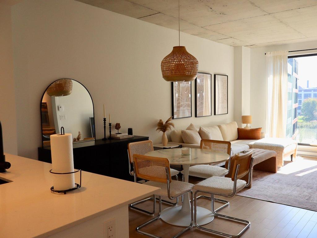 









42


Rue du Square-Sir-George-Étienne-Cartier

, 426,
Le Sud-Ouest (Montréal),




QC
H4C0C6

