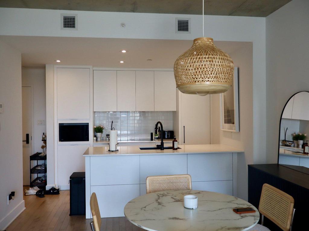 









42


Rue du Square-Sir-George-Étienne-Cartier

, 426,
Le Sud-Ouest (Montréal),




QC
H4C0C6

