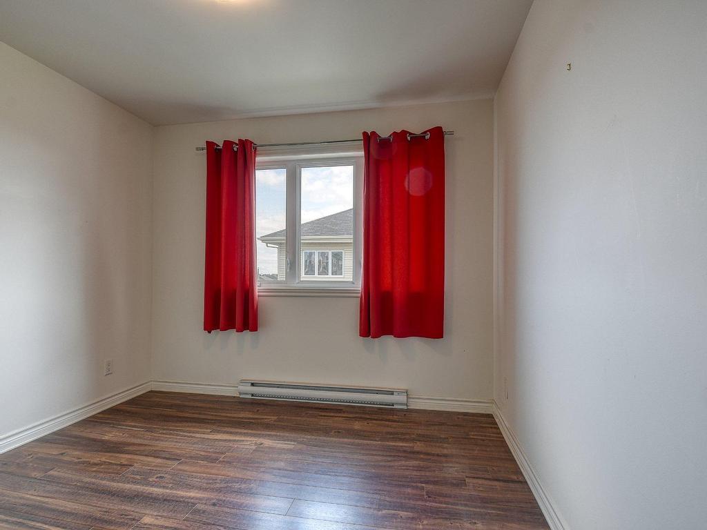 









1180


Rue Émile-Bouchard

, 302,
Vaudreuil-Dorion,




QC
J7V0B6


