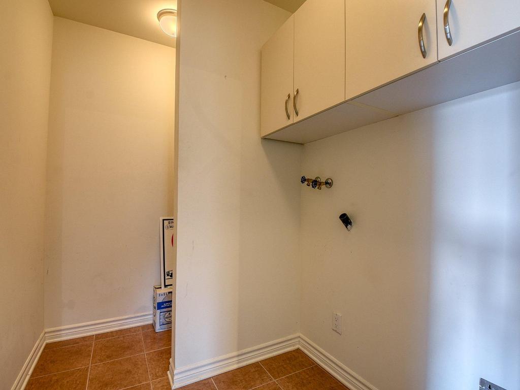 









1180


Rue Émile-Bouchard

, 302,
Vaudreuil-Dorion,




QC
J7V0B6

