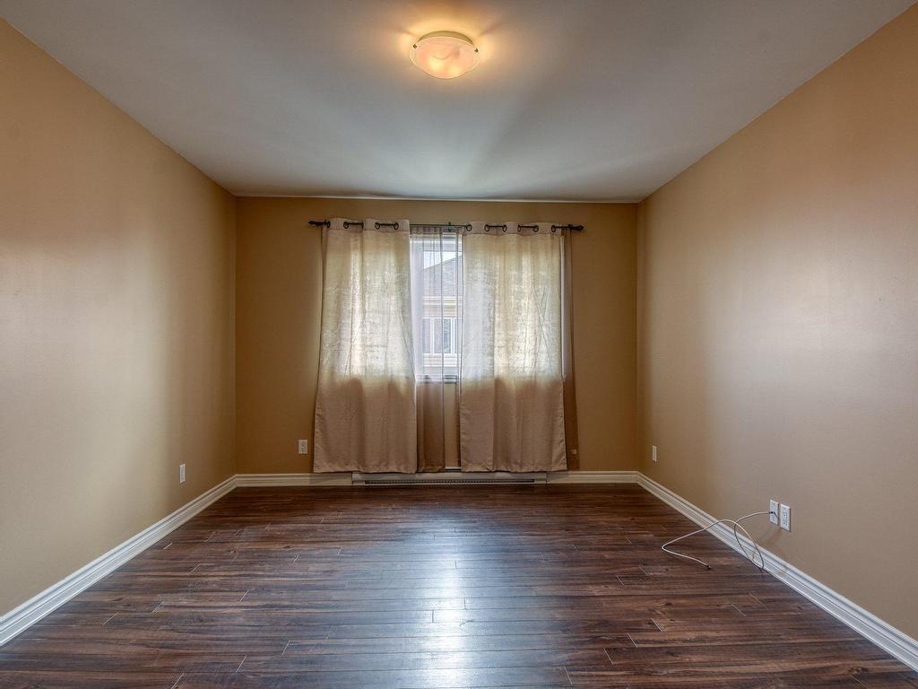 









1180


Rue Émile-Bouchard

, 302,
Vaudreuil-Dorion,




QC
J7V0B6


