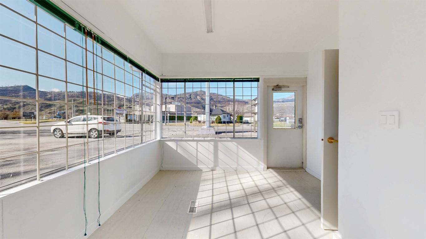 









609


Highway 97

,
Osoyoos,




BC
V0H 1V1

