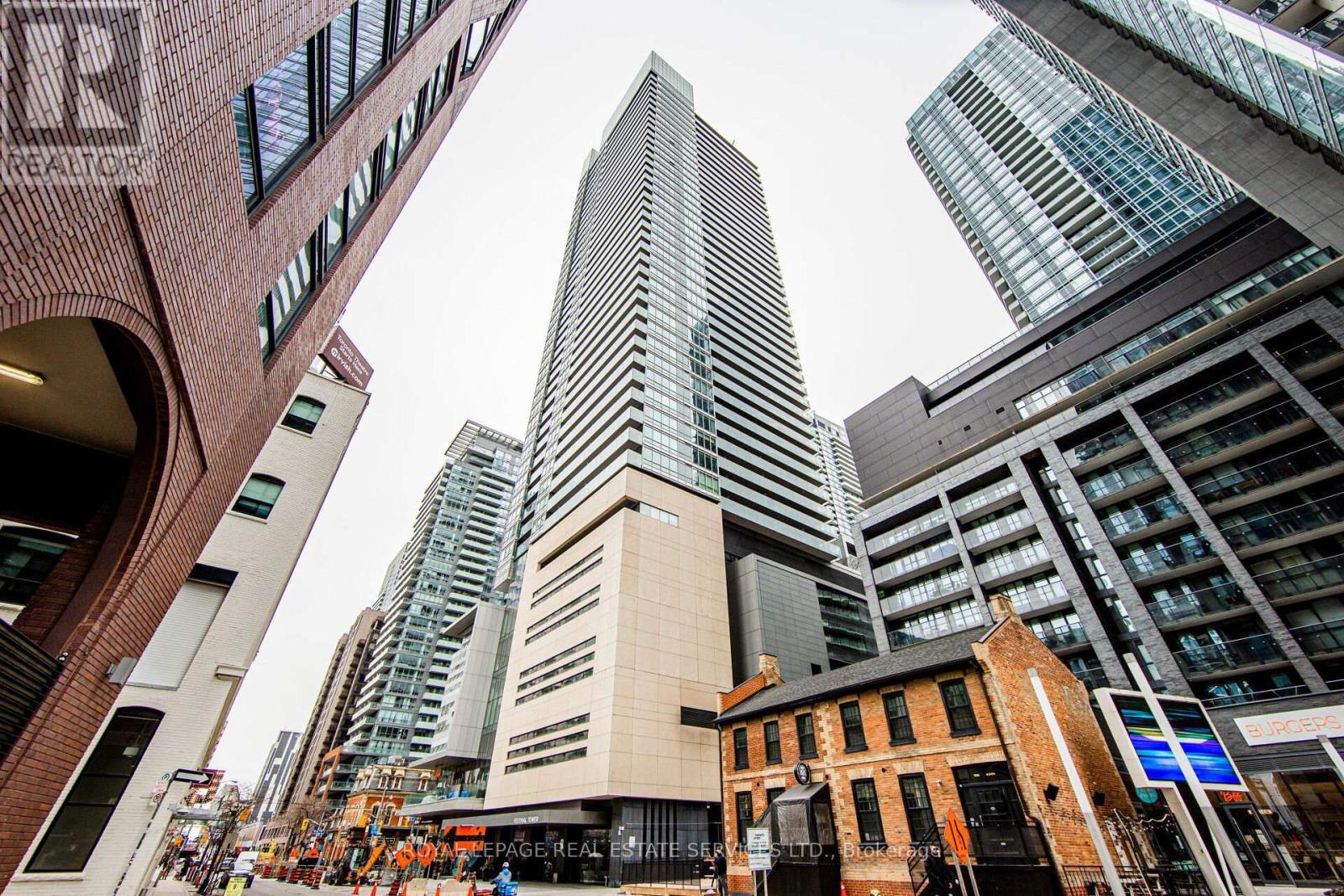 












2807 - 80 JOHN STREET

,
Toronto,




Ontario
M5V3X4

