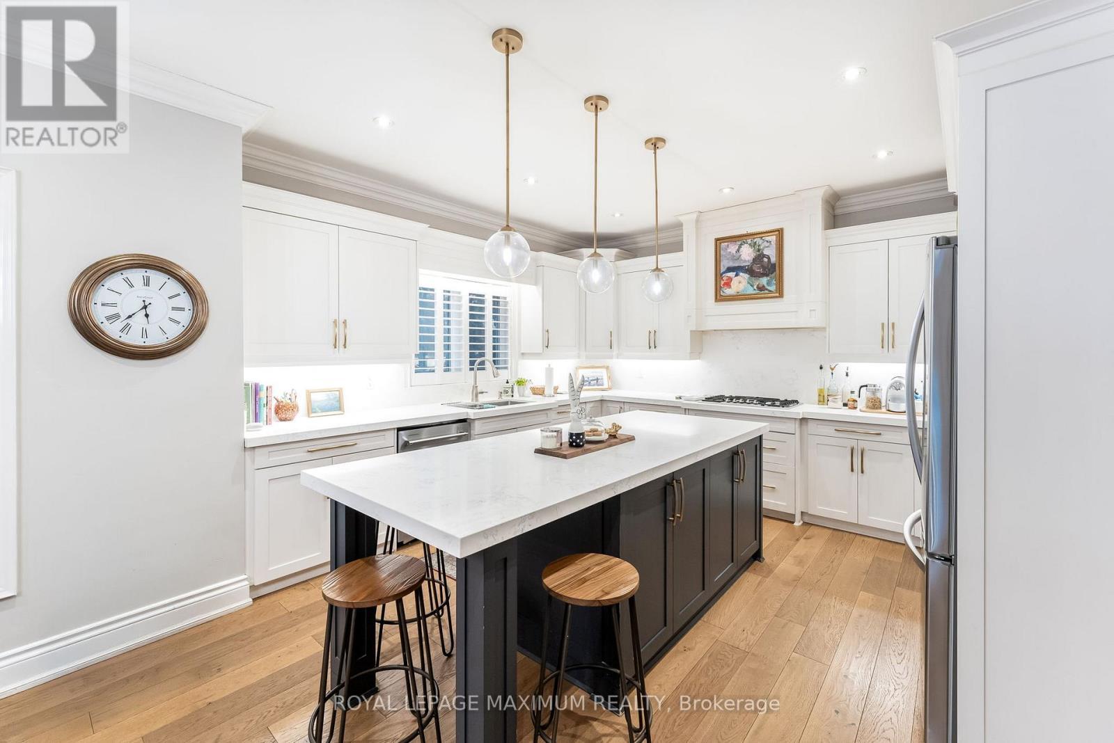 












14 PINE GROVE ROAD

,
Vaughan,




Ontario
L4L2X1

