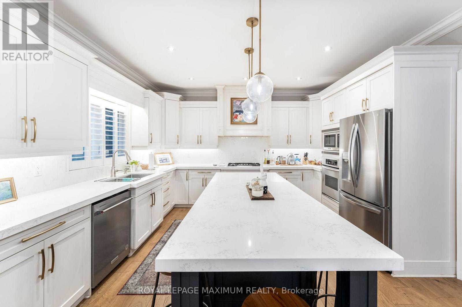 












14 PINE GROVE ROAD

,
Vaughan,




Ontario
L4L2X1

