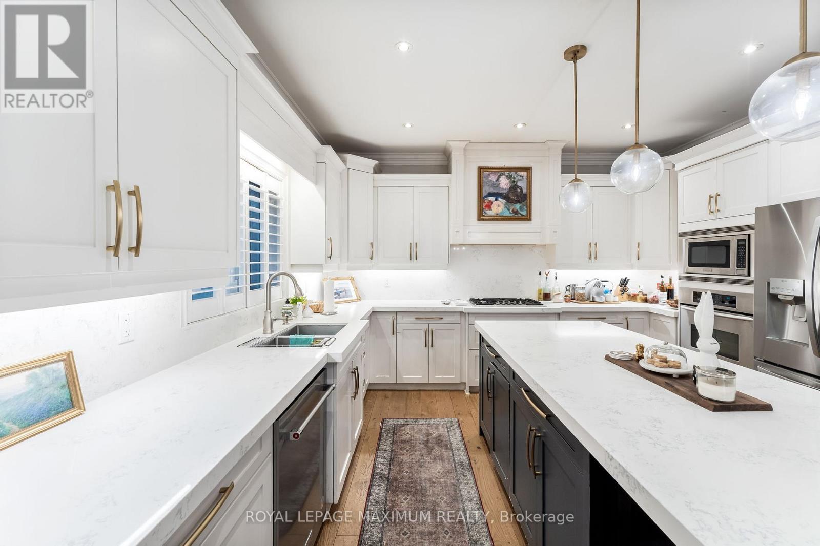 












14 PINE GROVE ROAD

,
Vaughan,




Ontario
L4L2X1

