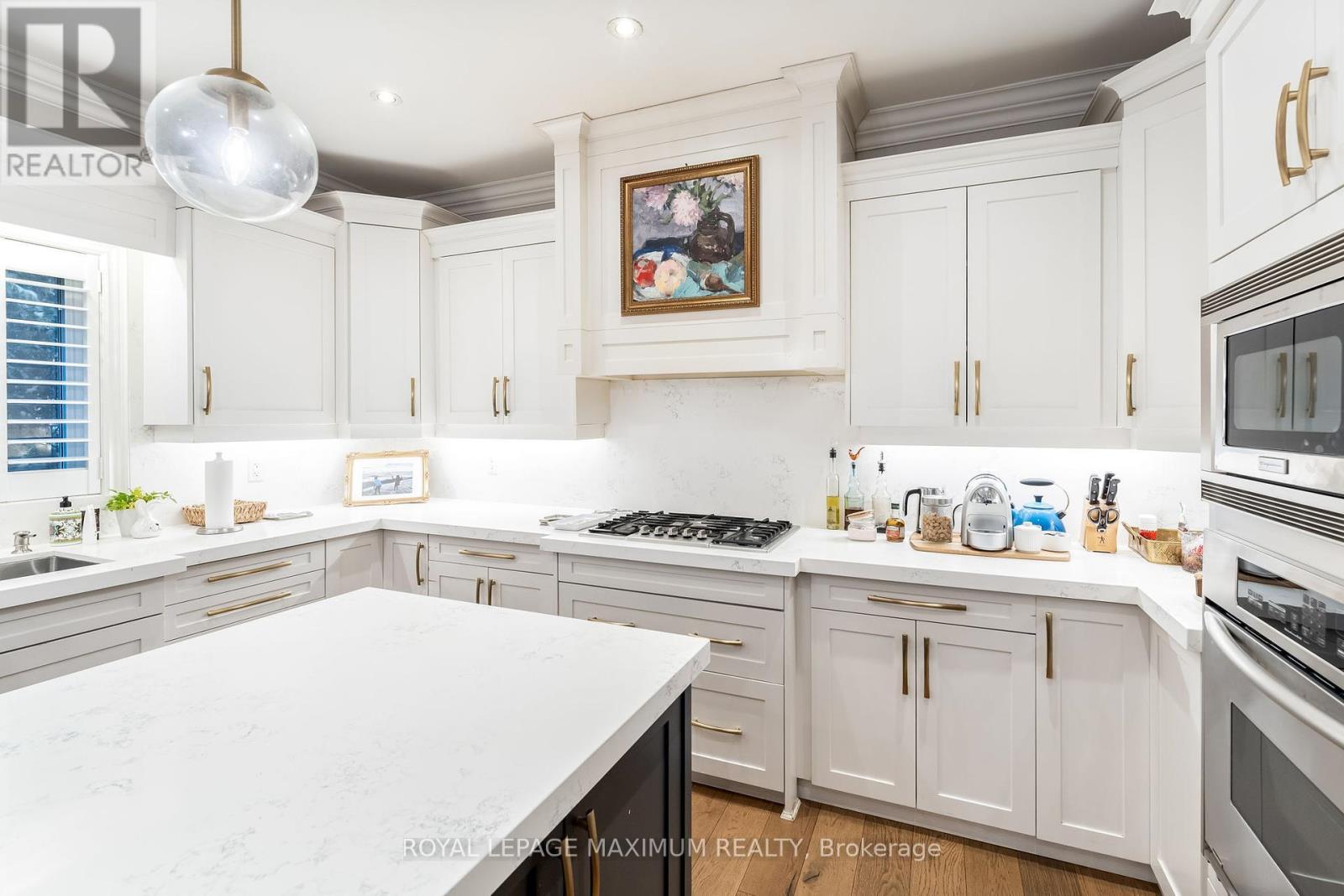 












14 PINE GROVE ROAD

,
Vaughan,




Ontario
L4L2X1

