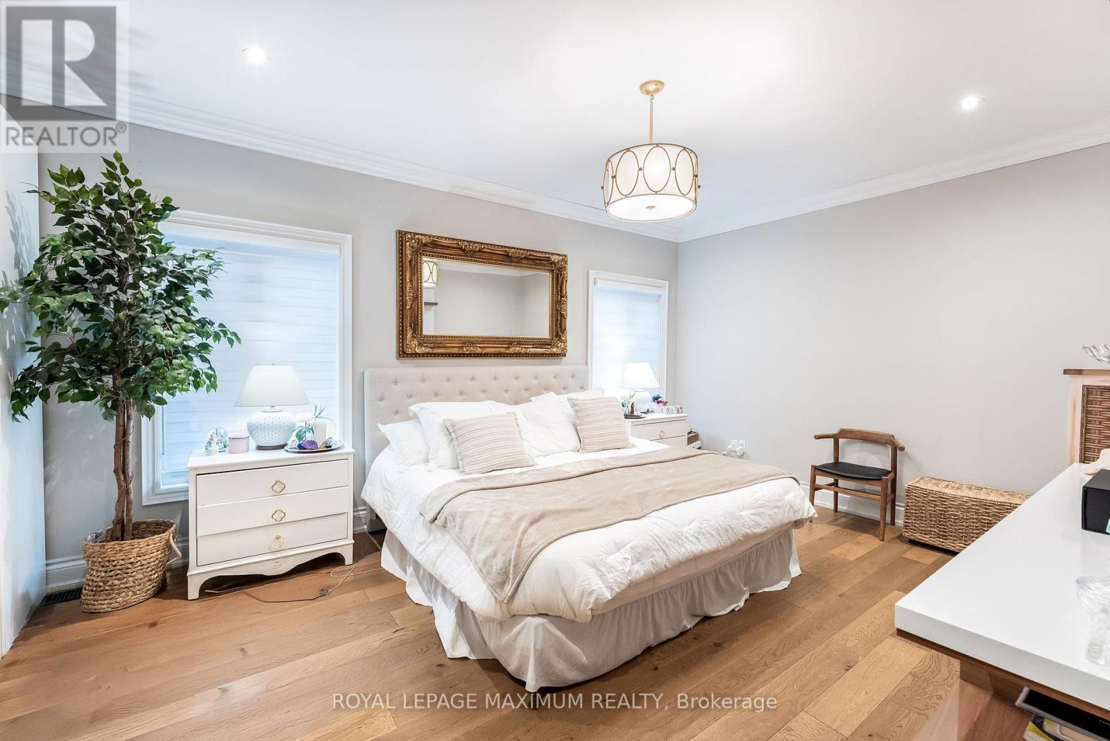 












14 PINE GROVE ROAD

,
Vaughan,




Ontario
L4L2X1

