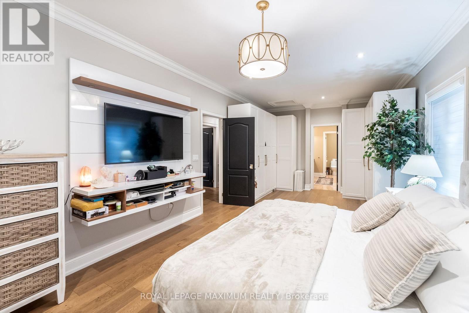 












14 PINE GROVE ROAD

,
Vaughan,




Ontario
L4L2X1

