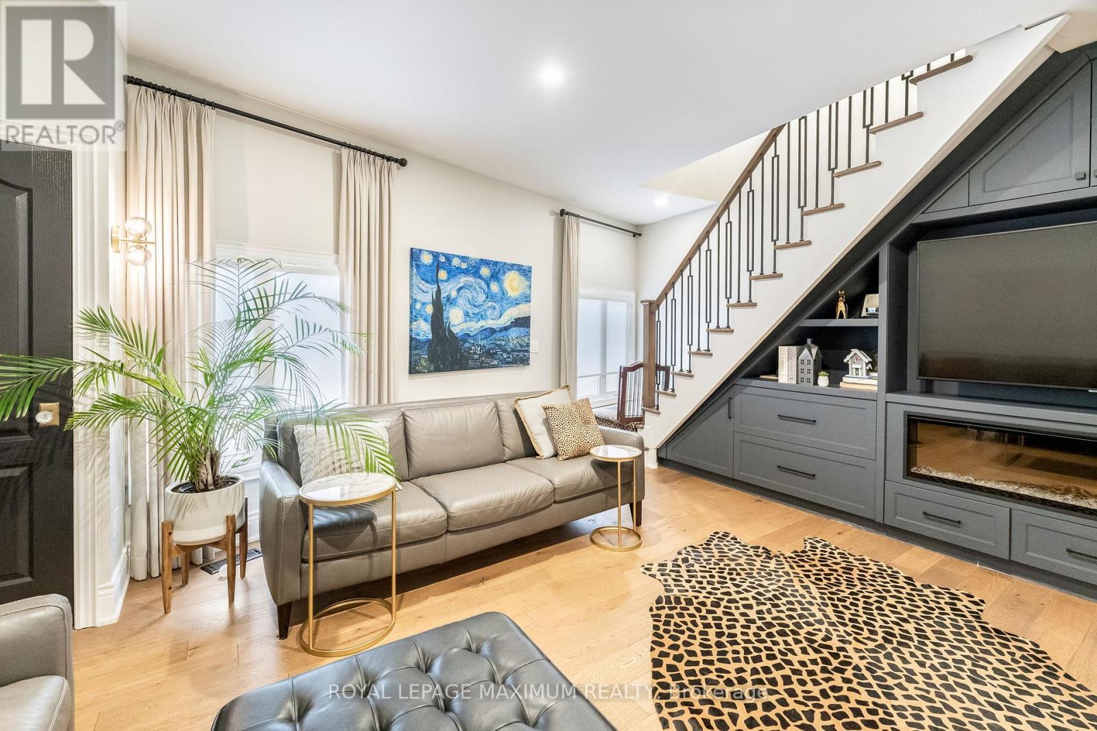 












14 PINE GROVE ROAD

,
Vaughan,




Ontario
L4L2X1

