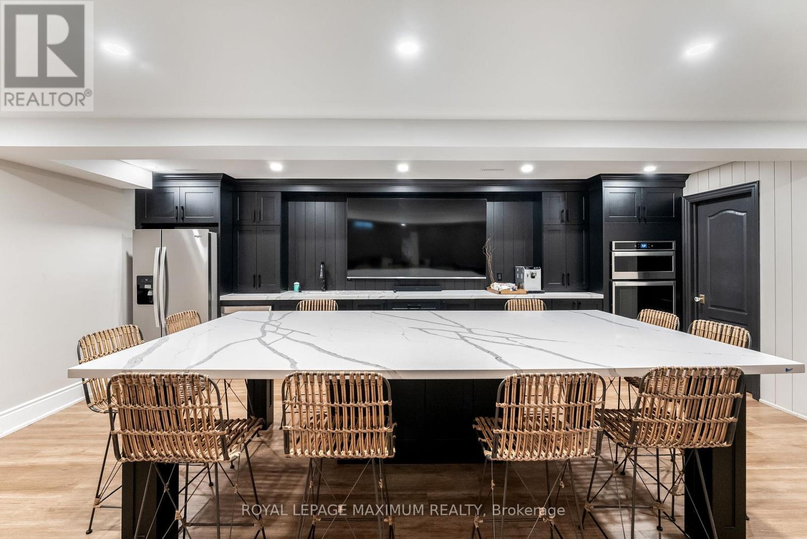 












14 PINE GROVE ROAD

,
Vaughan,




Ontario
L4L2X1

