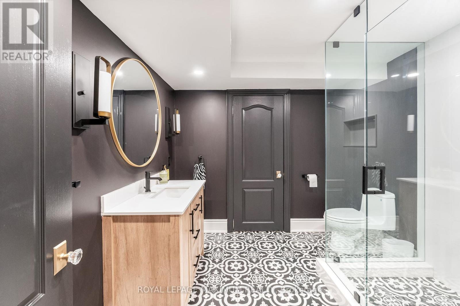 












14 PINE GROVE ROAD

,
Vaughan,




Ontario
L4L2X1

