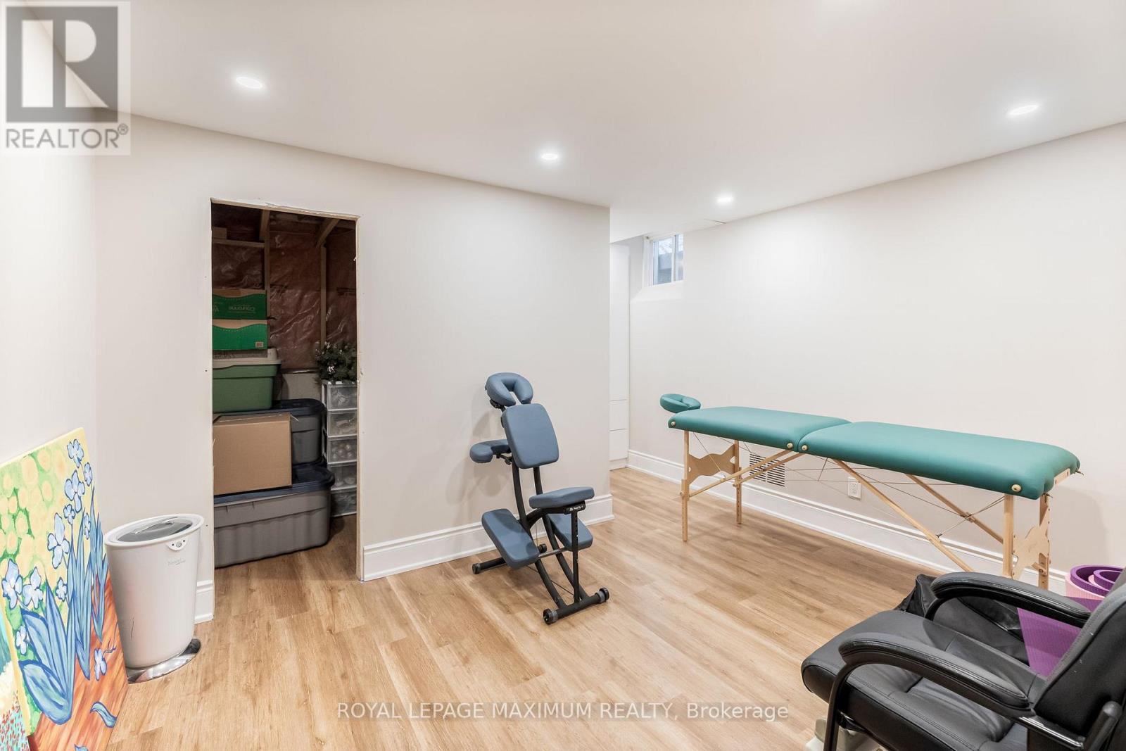 












14 PINE GROVE ROAD

,
Vaughan,




Ontario
L4L2X1

