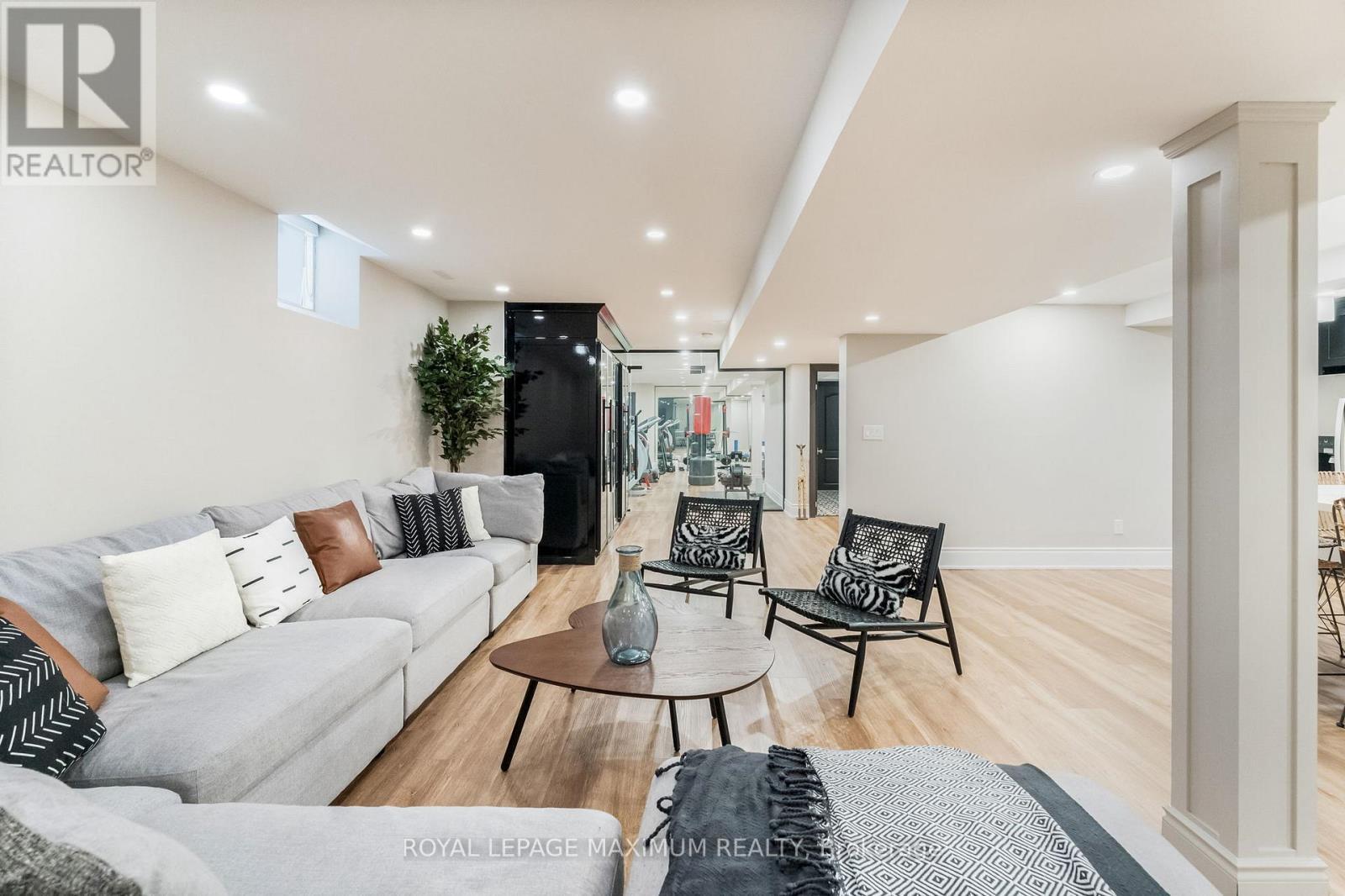 












14 PINE GROVE ROAD

,
Vaughan,




Ontario
L4L2X1

