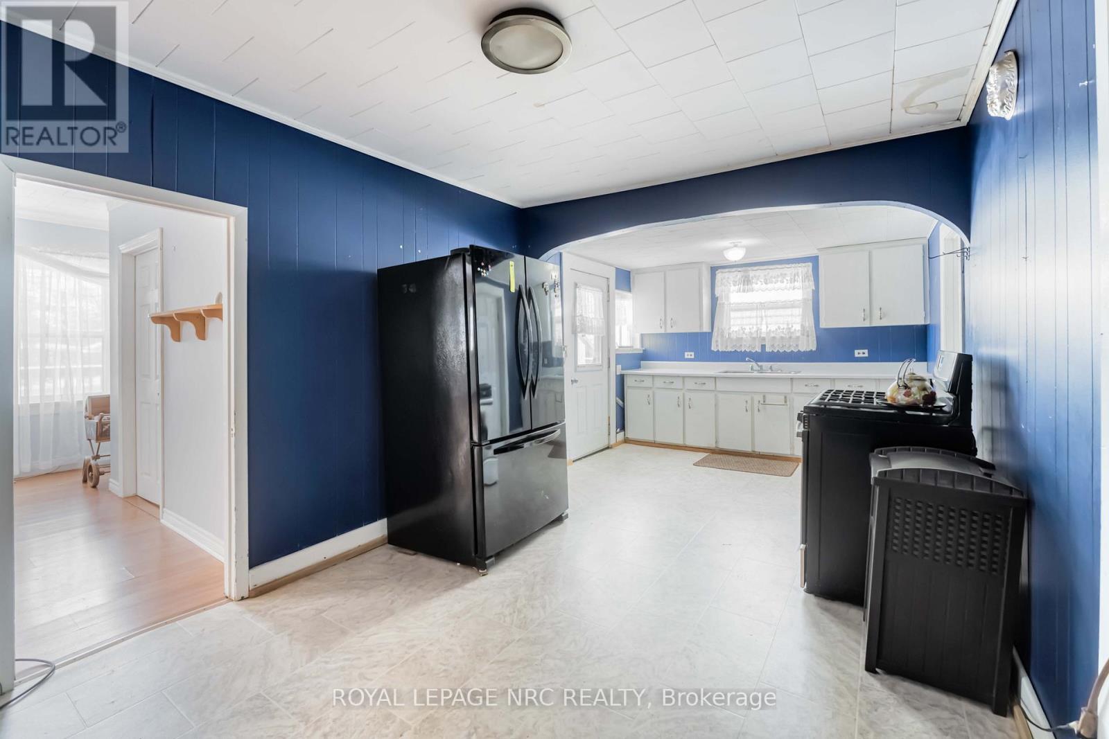 












368 RIDGEWAY ROAD

,
Fort Erie (Crystal Beach),




Ontario
L0S1N0

